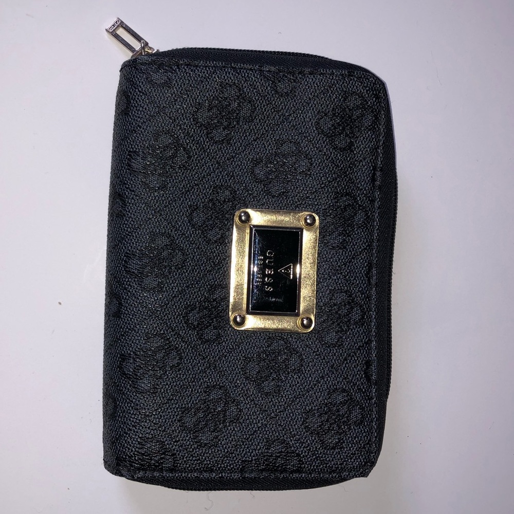 GUESS Zip-Around Wallet